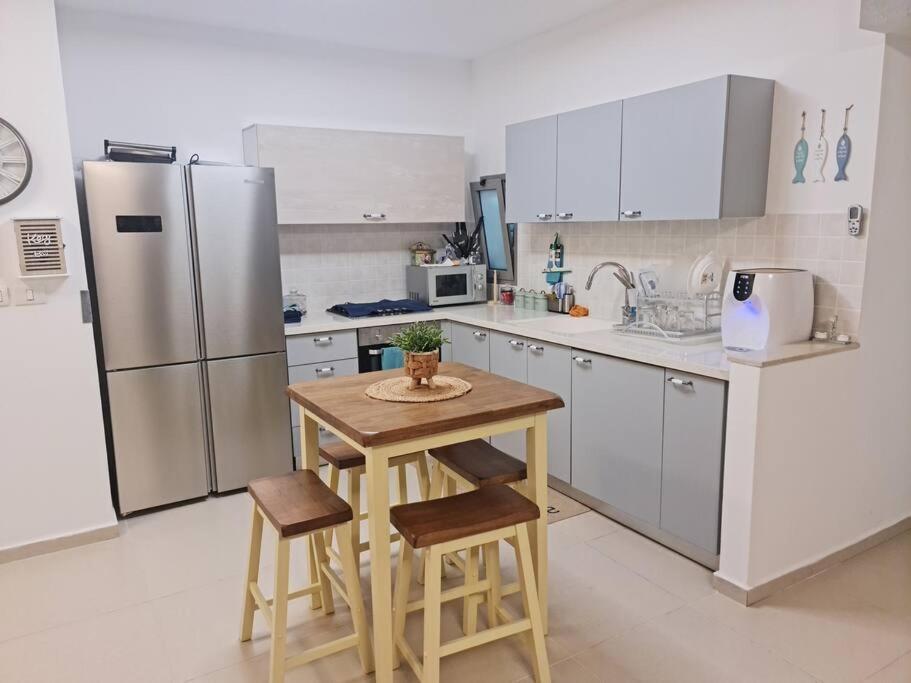 מרחק נגיעה בתקווה Petach Tikva Exterior foto