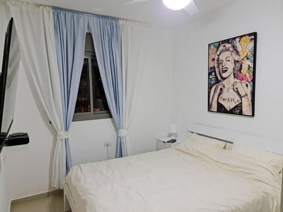 מרחק נגיעה בתקווה Petach Tikva Exterior foto